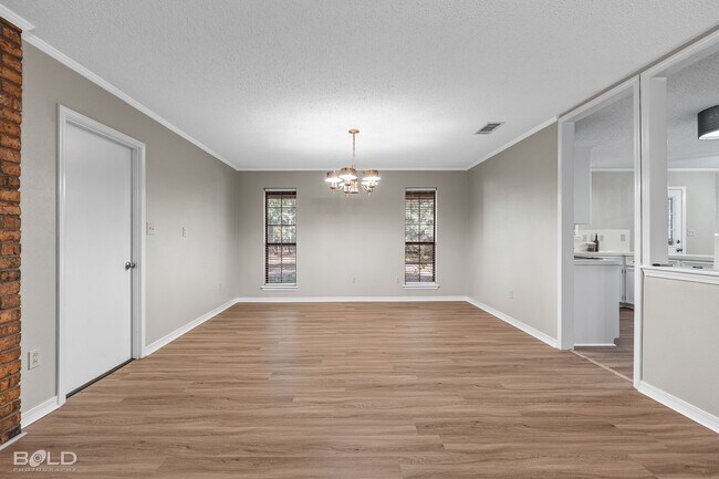 Building Photo - Home For Rent in Benton!