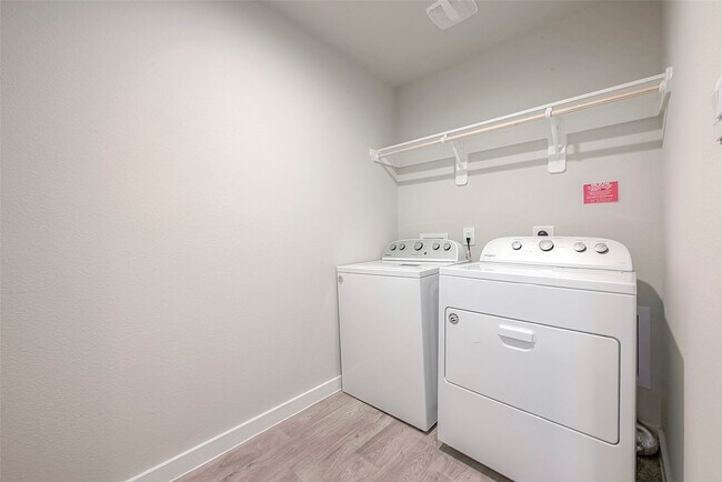 Building Photo - 2920 Gunnersbury Dr