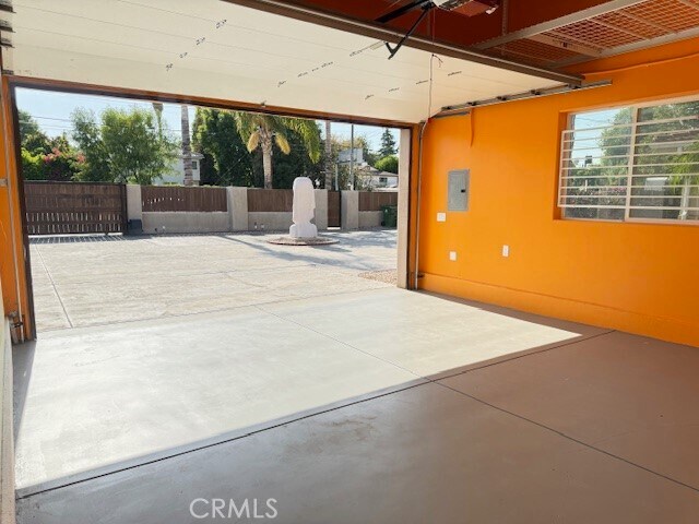 Building Photo - 5724 Tampa Ave