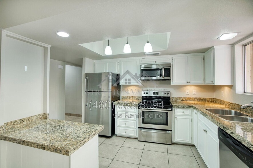 Building Photo - 1814 W Frier Dr