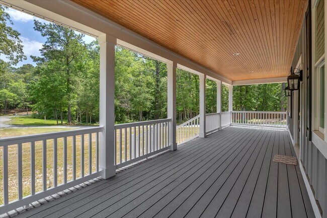 Building Photo - 612 Forest Sound Rd