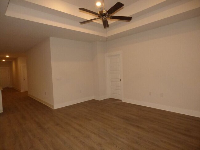 Building Photo - 5753 Danbury Blvd