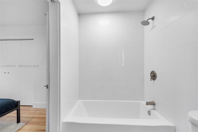 Building Photo - 9915 SW 212th St