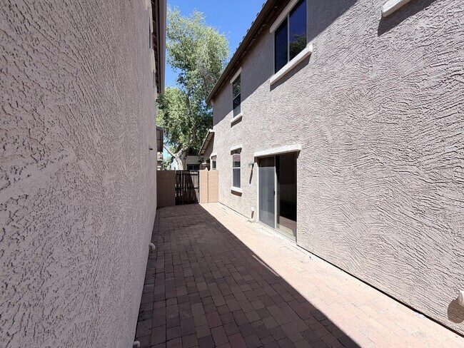 Building Photo - 3938 S Napa Ln