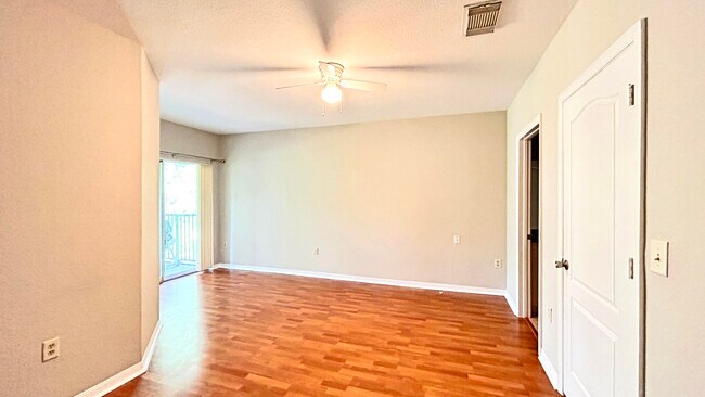 Building Photo - 116 SW Peacock Blvd