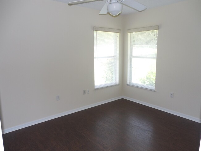 Building Photo - 5592 W Woodside Dr
