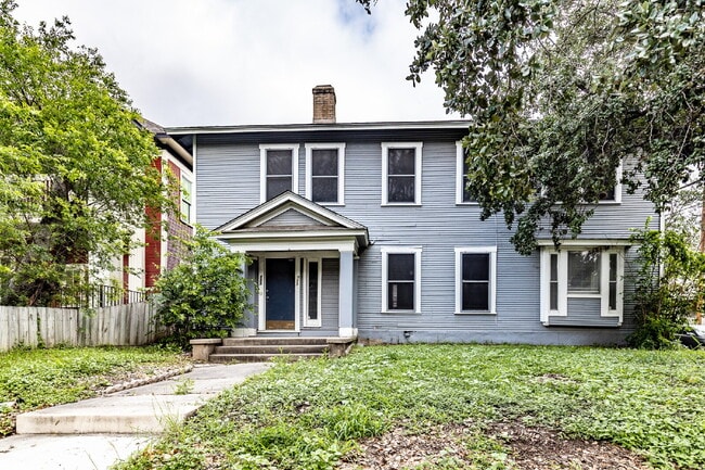 Building Photo - 723 E Euclid Ave