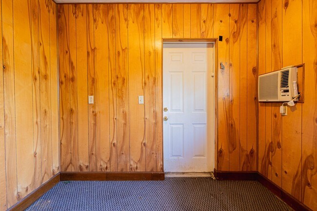 Building Photo - Charming 3BR/2BA Single-Family Home in Por...