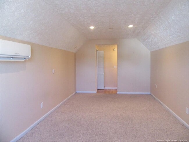 Building Photo - 300 Glen Allen St