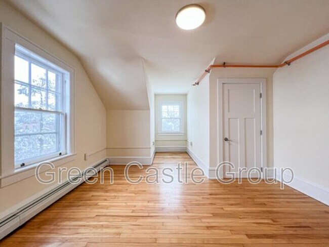 Building Photo - 28 S Williams St