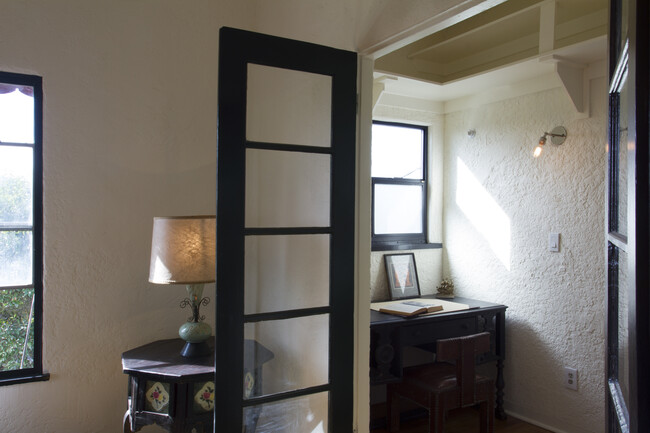 bonus office space - 3425 Bellevue Ave