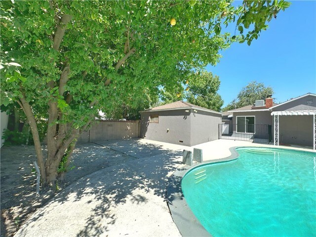 Building Photo - 17516 Lemay St