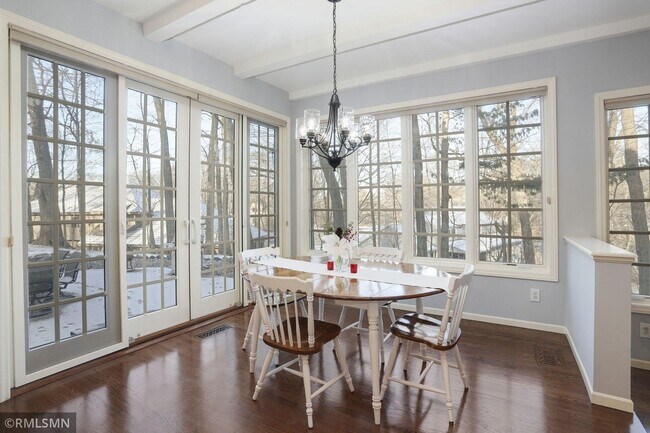 Building Photo - 14888 Pondview Cir