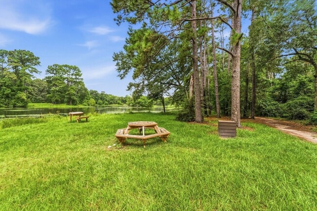 Building Photo - 27730 Geneva Hills Ln