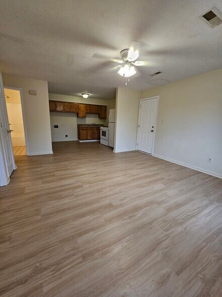 Building Photo - 160 Township Road 1316