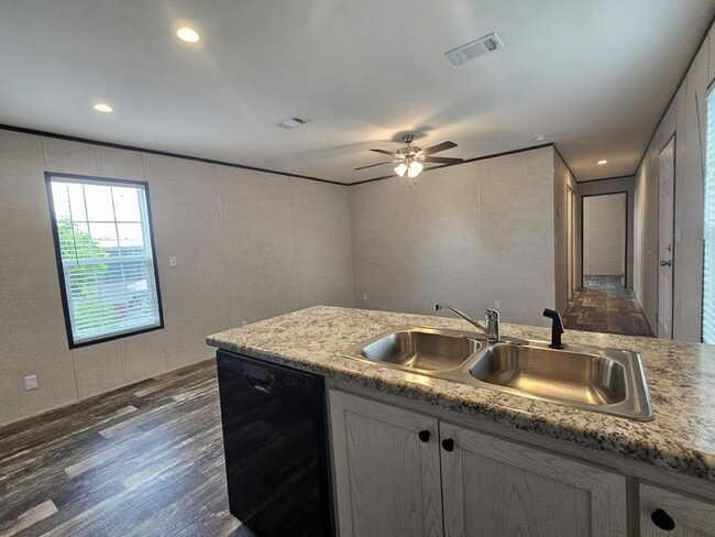 Building Photo - 1011 Myakka Dr