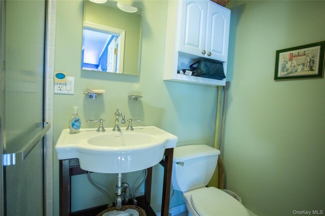 Building Photo - 274 W Walnut St