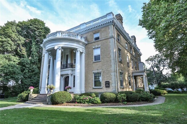 Building Photo - 1163 East Ave