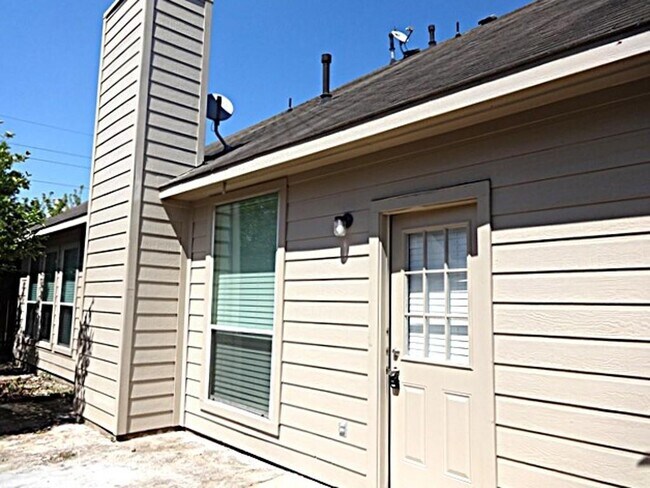 Building Photo - 2906 Tara Gables Ct
