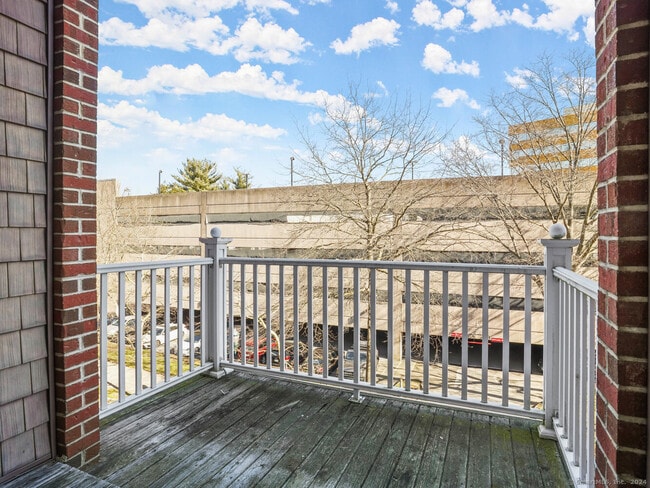 Building Photo - 35 W Broad St