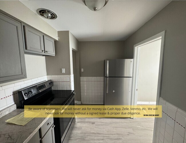 Building Photo - 10135 Cabot Dr