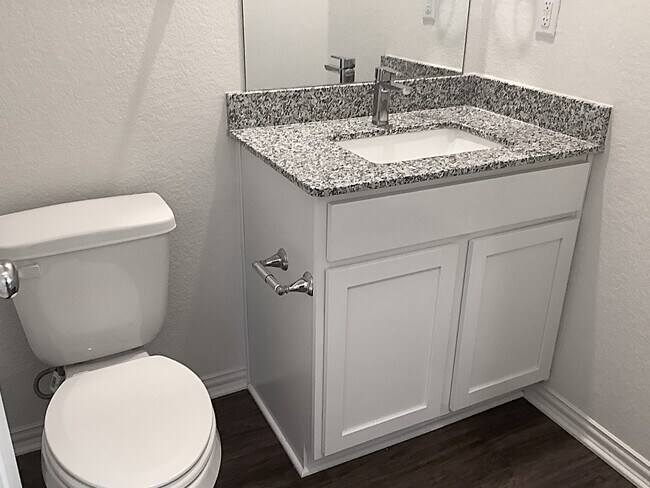 Building Photo - 469 Pebble Bend