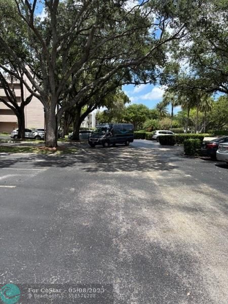 Building Photo - 1811 Sabal Palm Dr