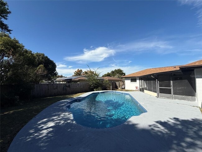 Building Photo - 1041 Manchester Cir