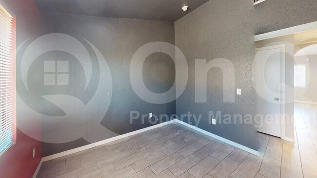 Building Photo - 9462 N Scarlet Tanager Ln