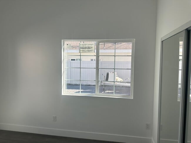 Building Photo - 10859 Nettleton St