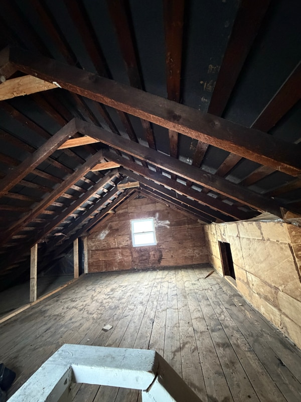 Building Photo - 617 E Chestnut St