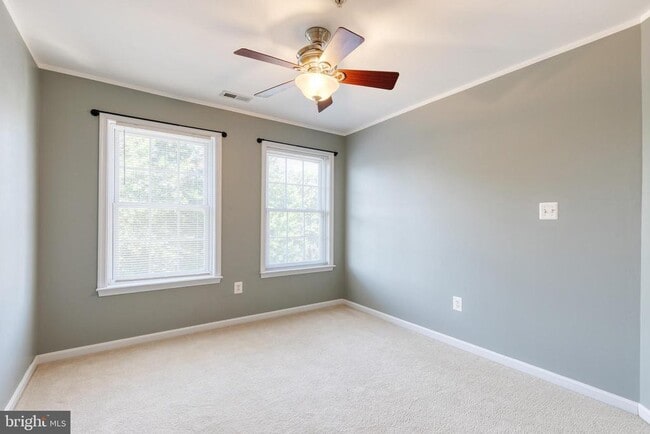 Building Photo - 2459 Cheyenne Dr