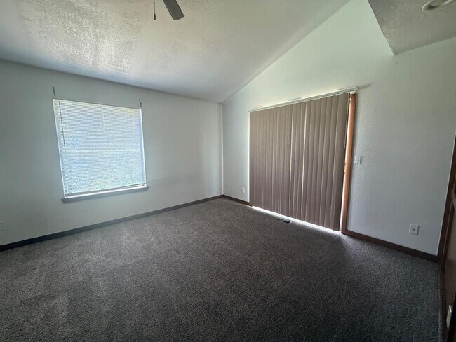 Building Photo - 7407 Kings Manor Ct