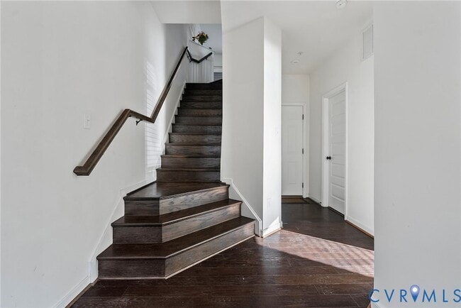 Building Photo - 5271 Old Main St