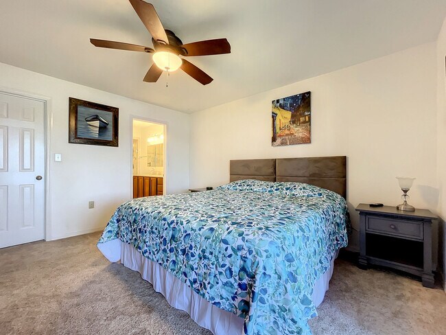 Building Photo - 462 Bouchelle Dr
