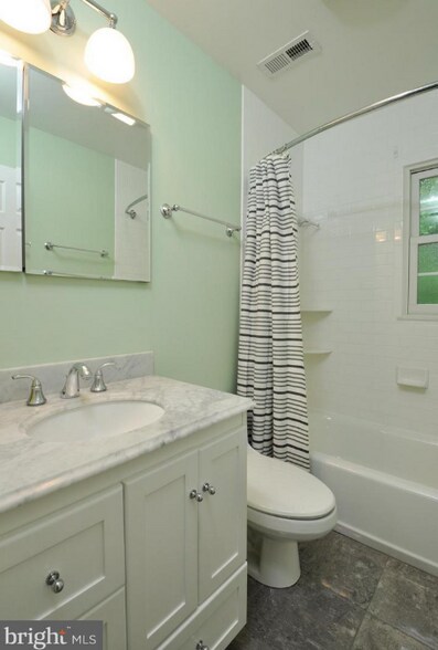 Building Photo - 10152 Marshall Pond Rd