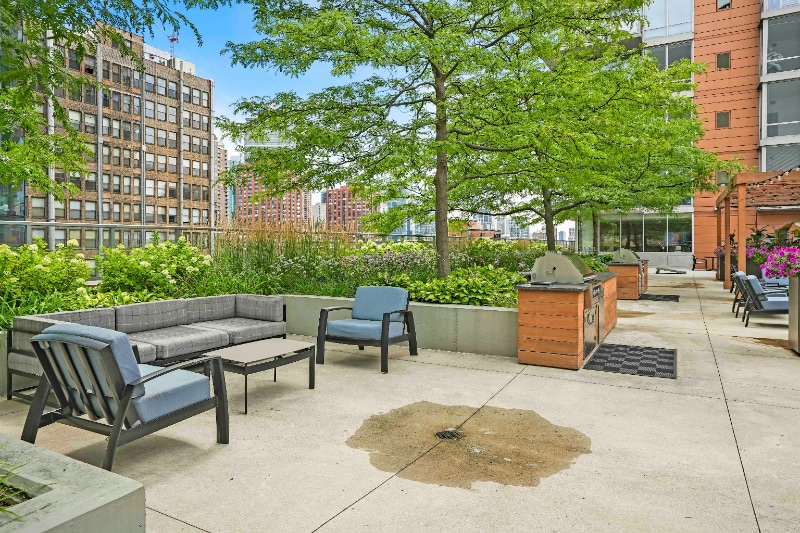 Building Photo - 752 S Clark St