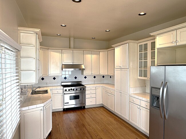 Kitchen - 7103 Rindge Ave