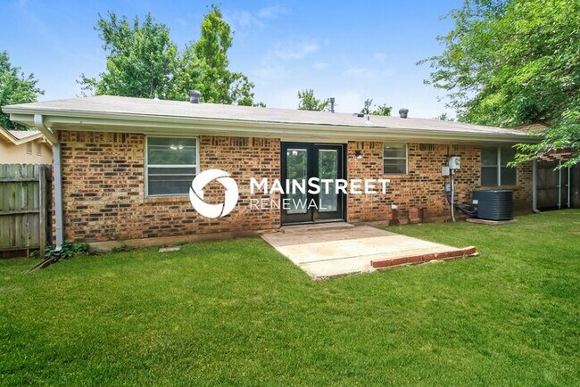 Building Photo - 3 Bedroom Pet-Friendly Home in YUKON, OK with Main Street Renewal