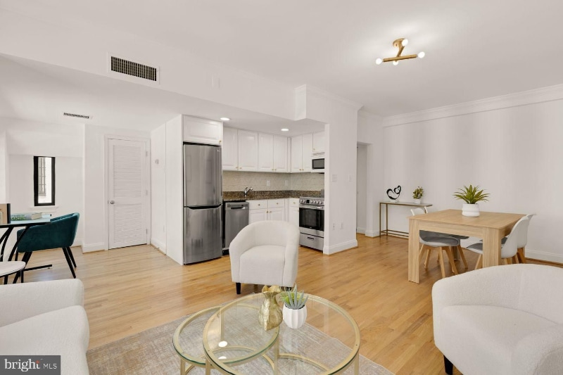 Building Photo - 1701 16th St NW