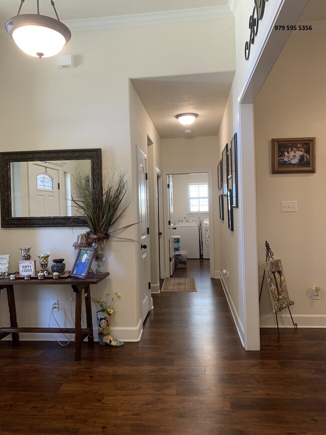 Building Photo - 1204 Robinsville Ct