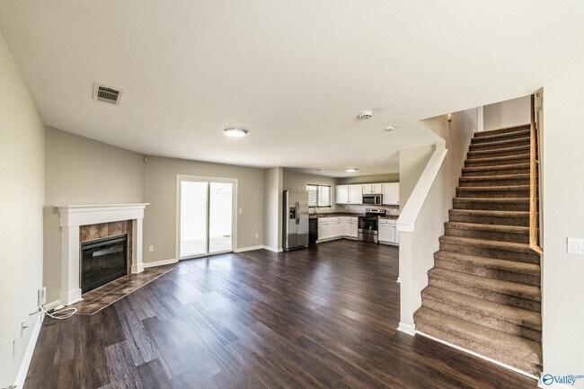 Building Photo - 217 Whitestone Dr NE