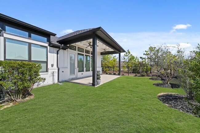 Building Photo - 15303 Leal Rancho Ct