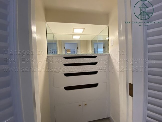 Building Photo - Completely Remodeled One Bedroom Carmel Hi...