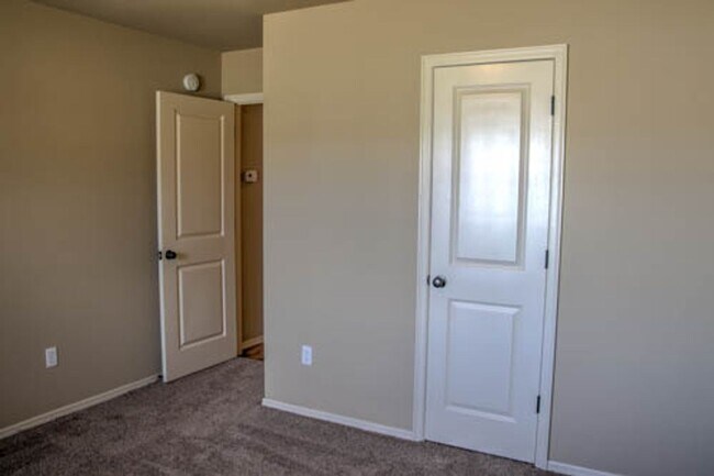 Building Photo - BIXBY SCHOOLS.    Great subdivision with pool and playground.