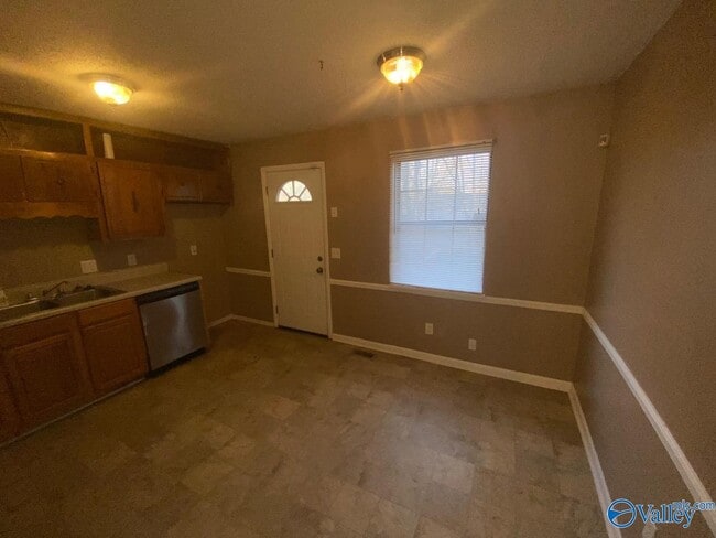 Building Photo - 5020 Kyle Ln NW