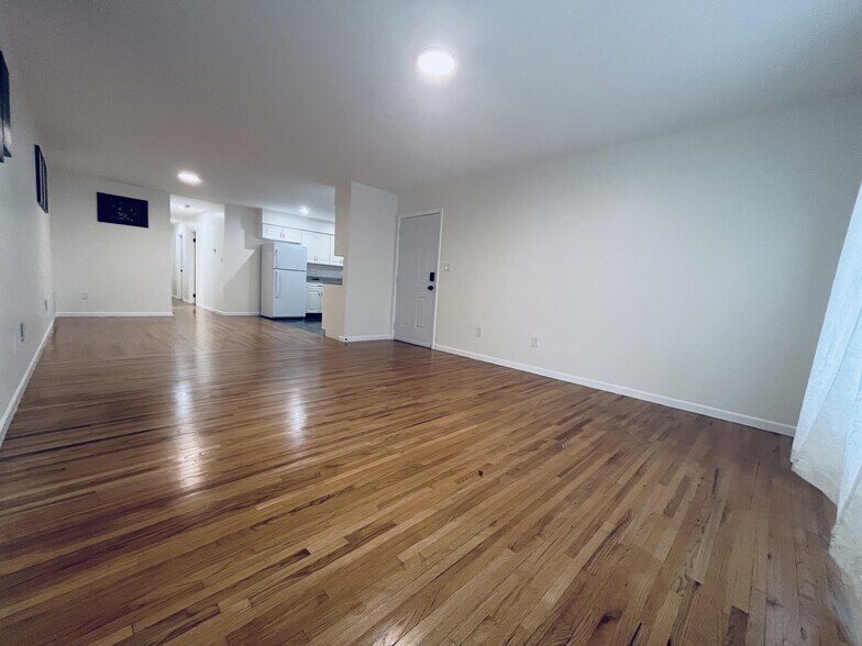 LIVING ROOM - 42 Van Buren St