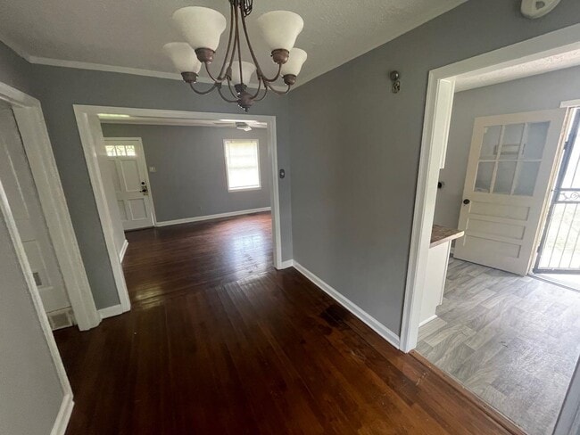 Building Photo - 3839 Maid Marian Ln