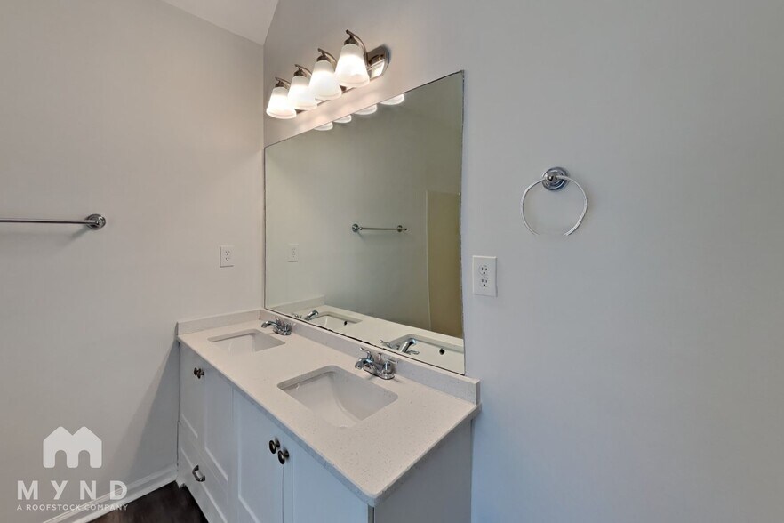 Building Photo - 204 Eagles Crest Ct