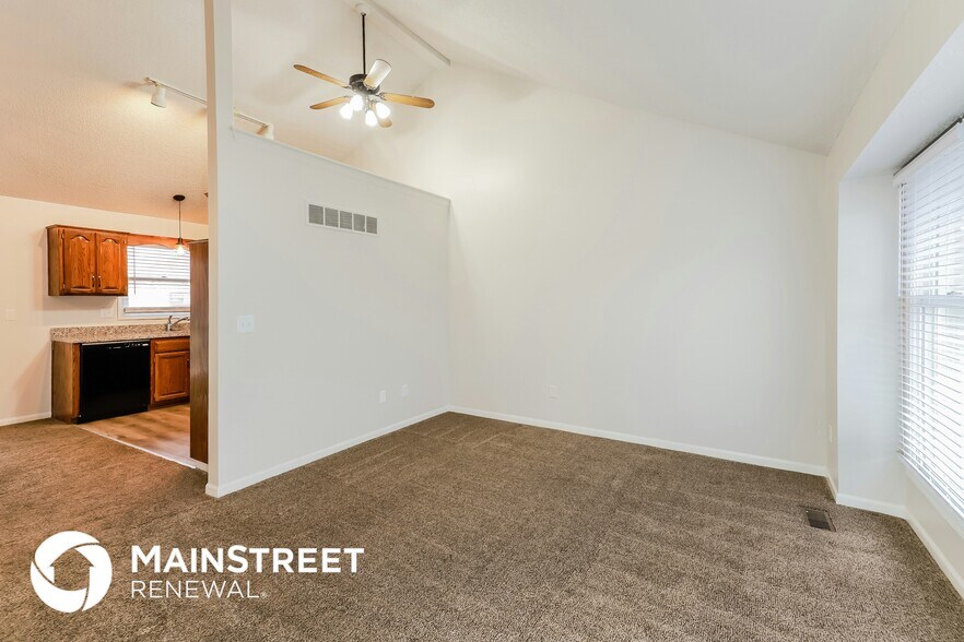 Building Photo - 10311 N Main St